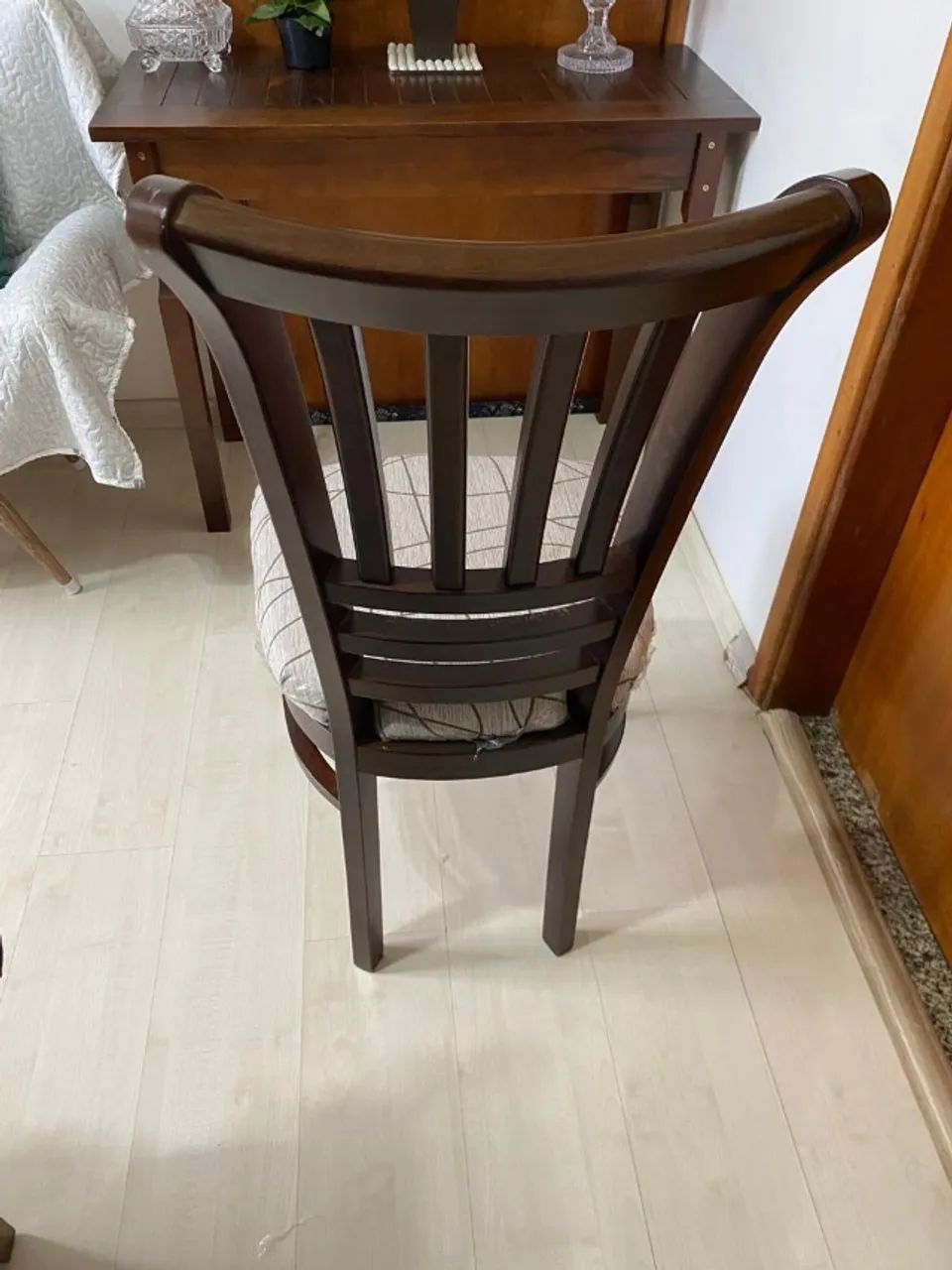 Vende-se Conjuto c/ 8 Cadeiras para Mesa de Jantar - Foto 3