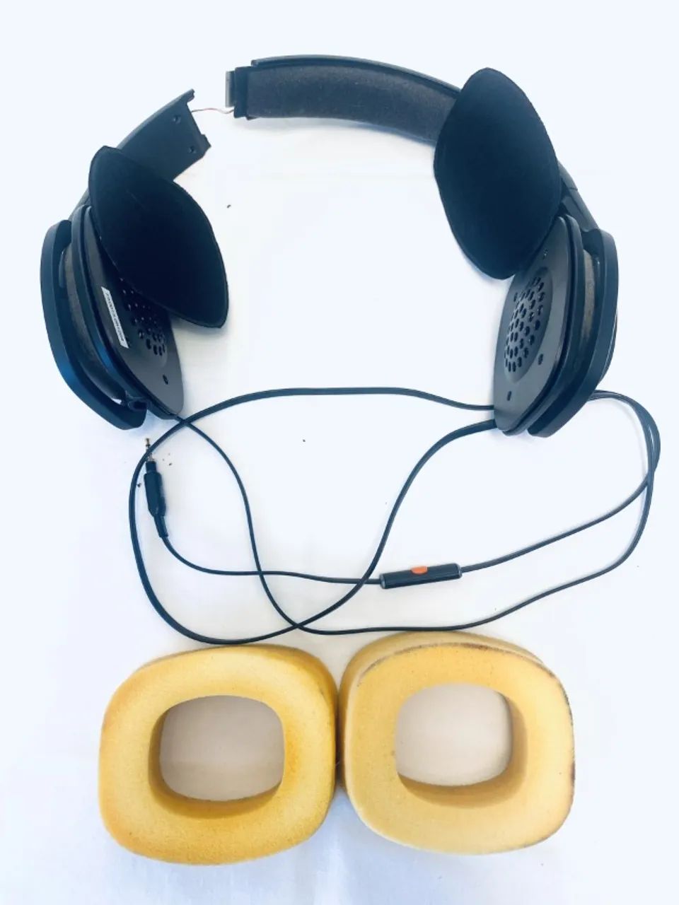 FONE DE OUVIDO JBL J88 ESTRAGADO,  OK PARA USO DAS CAPSULAS DE SOM. LER DESC
