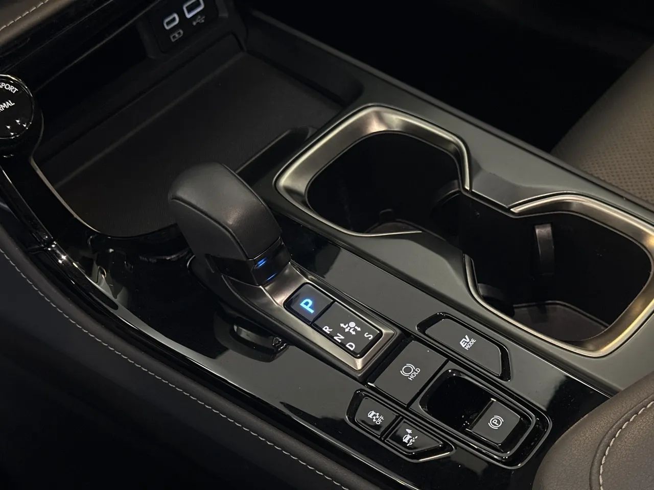 Lexus NX-350h NX-350H, foto 8 de 20