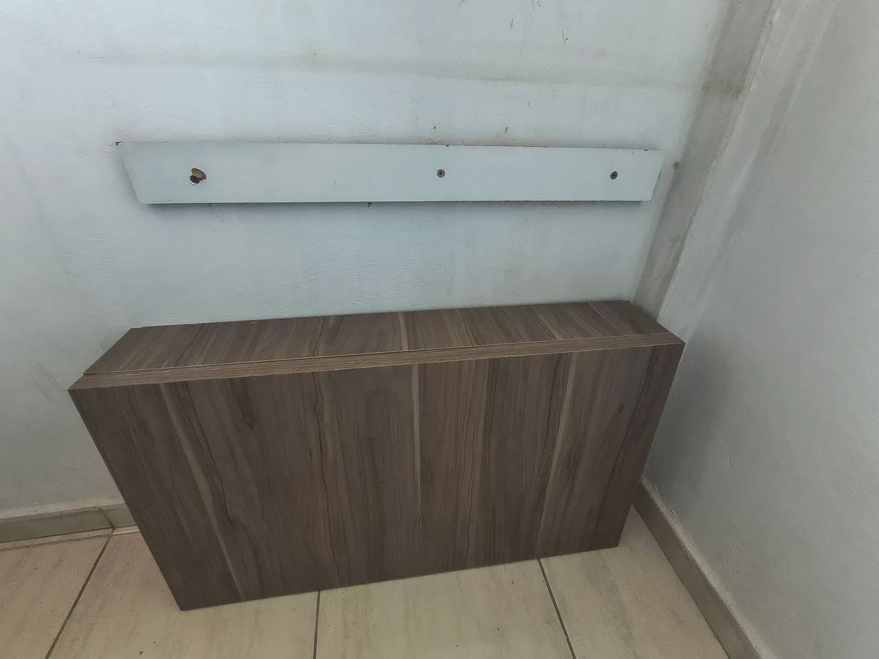 Mesa dobrável de parede em MDF - compacta e moderna440255579350650884