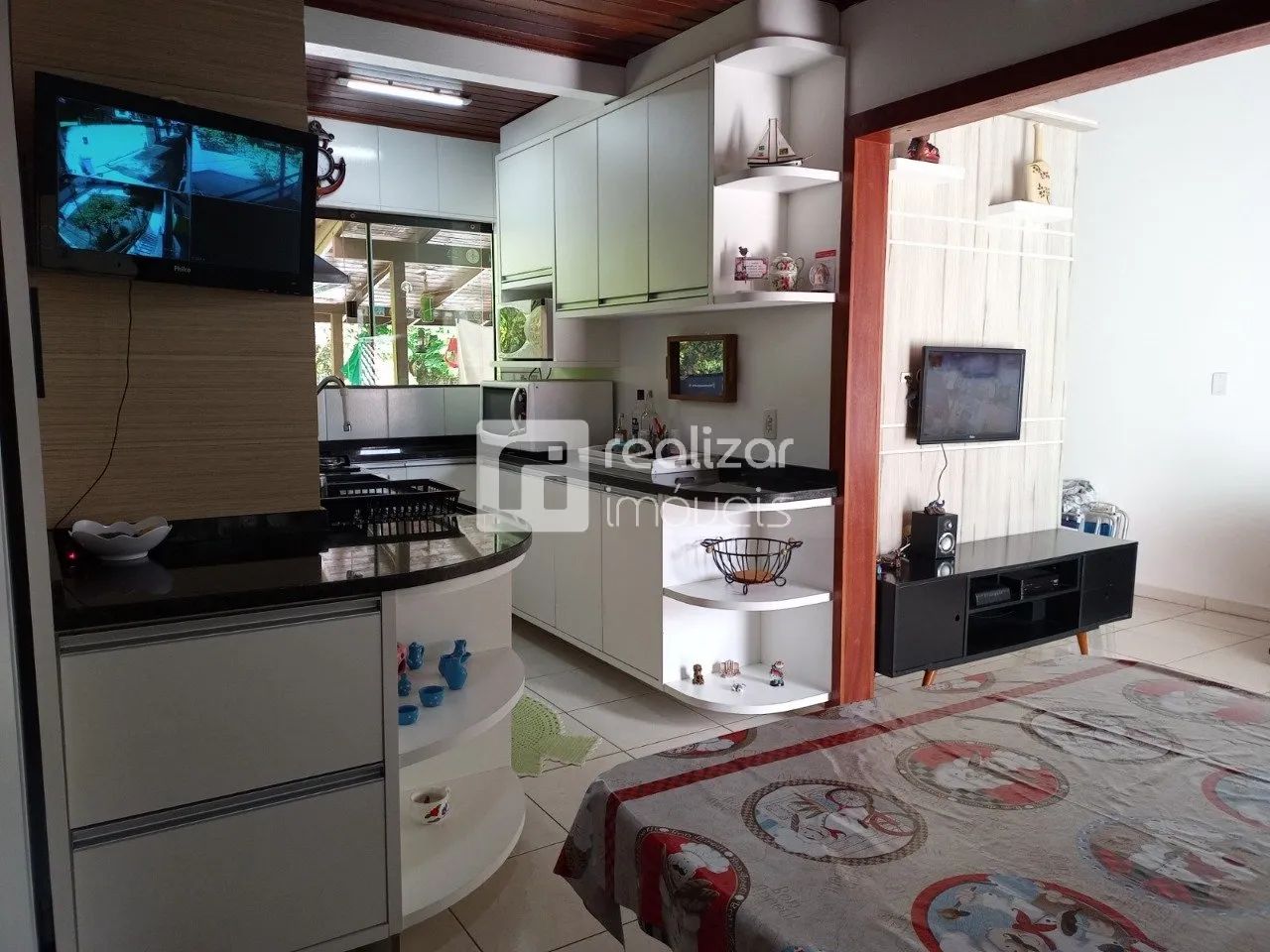 Casa com 3 dormitórios, no bairro Barra da Lagoa em Florianópolis - Foto 3