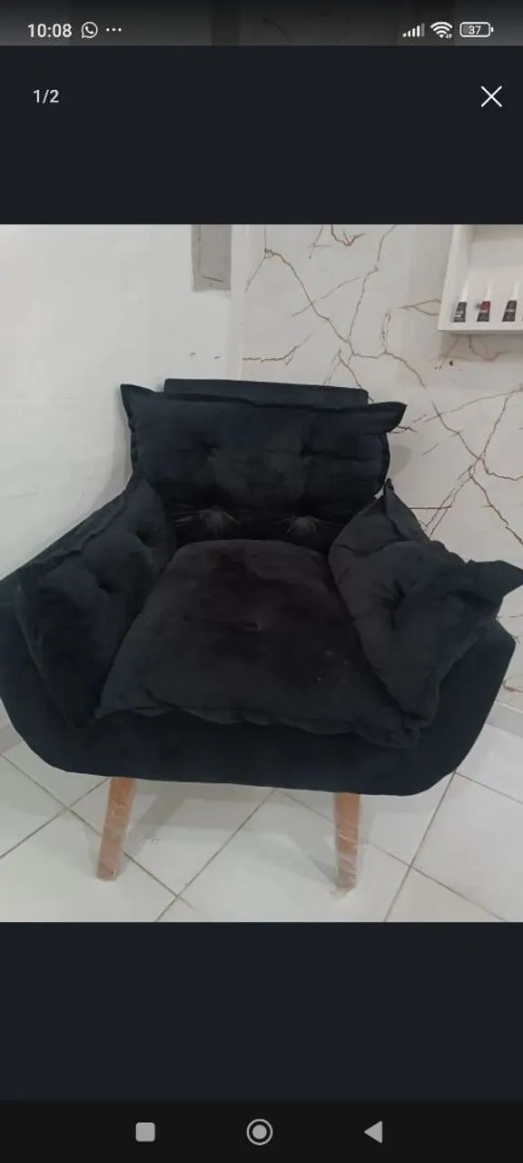 Vendo poltrona semi nova , 300,00 menor preço 