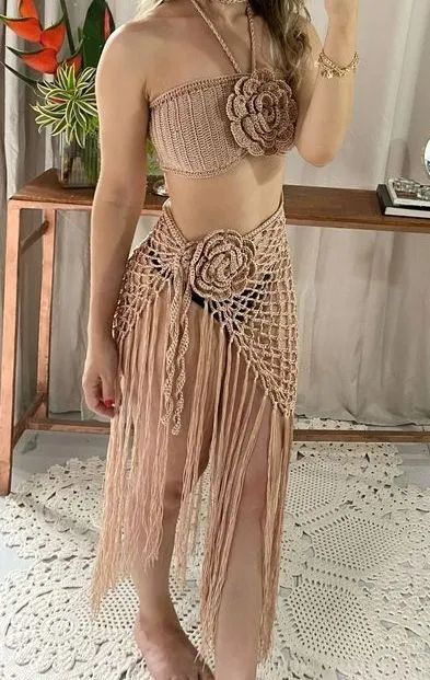 Biquíni com saída em crochê 
