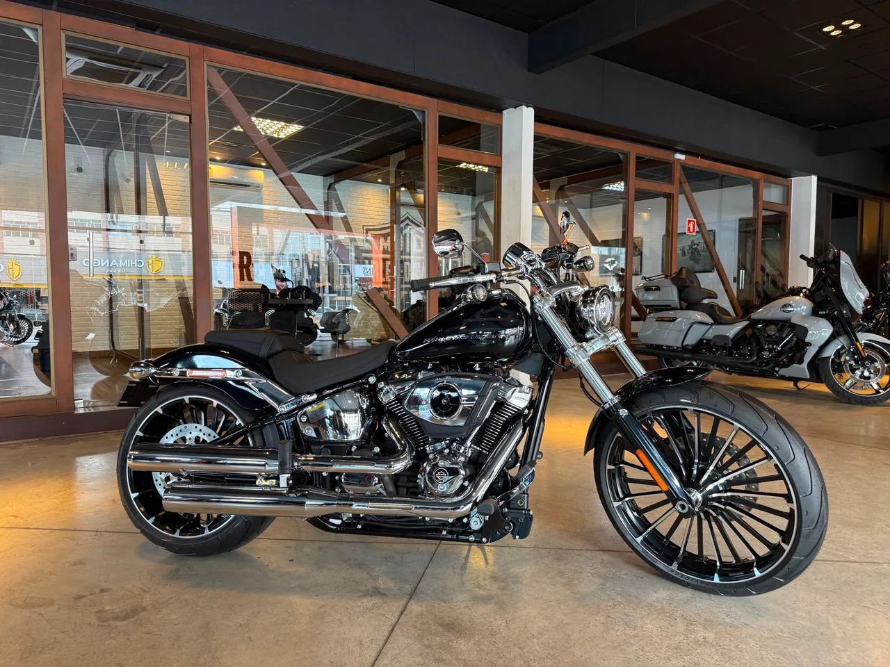 Harley-Davidson Breakout 2026 - Foto 2