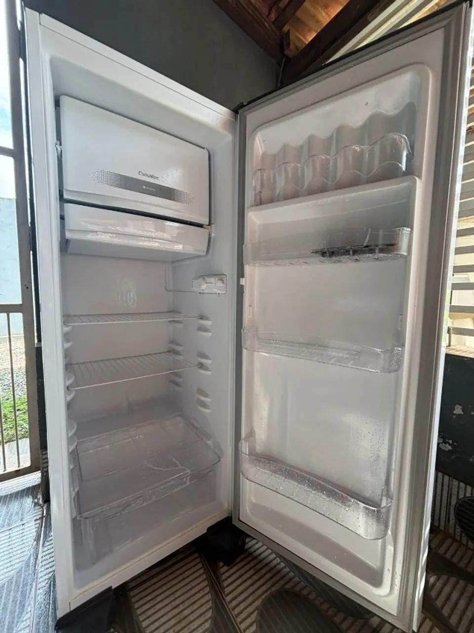 Geladeira Esmaltec + Fogão 4 bocas ( 6 meses de uso, semi-novos) entrego - Foto 3