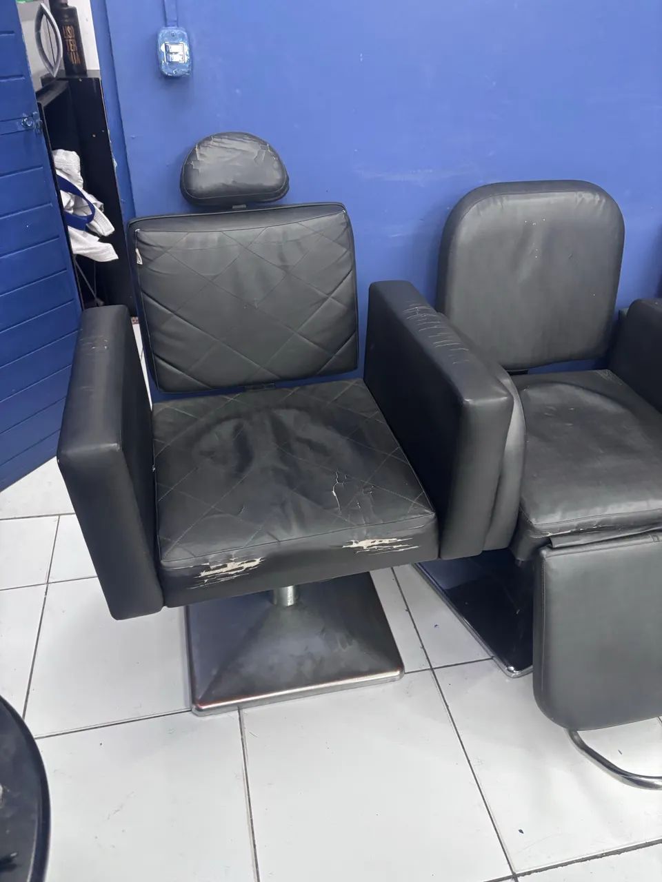 2 cadeiras de barbeiro/ salão  - Foto 2