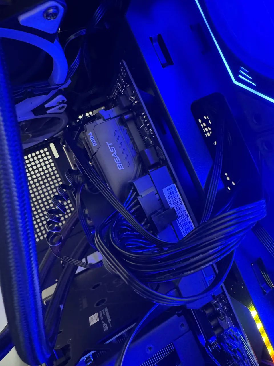 PC GAMER COM 9060XT + RYZEN 7 5700X - Foto 4
