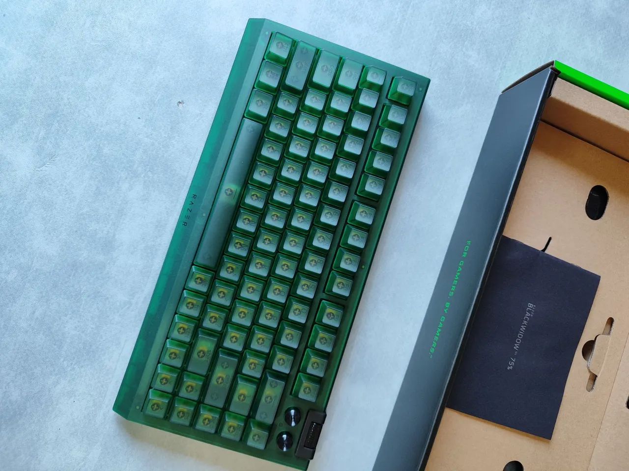 Razer Blackwidow v4 75%Phantom  - Foto 3