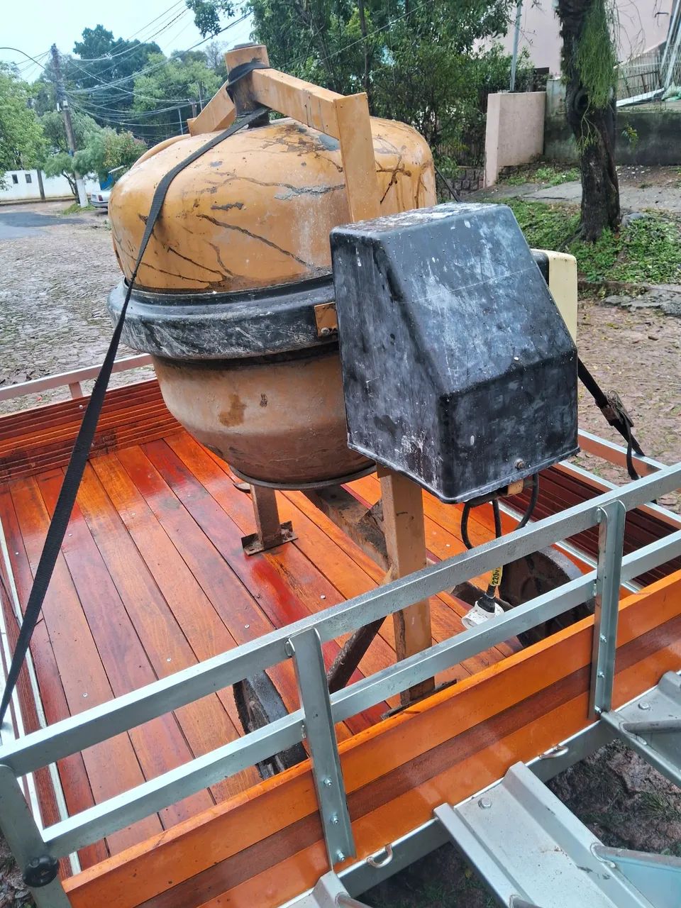 Betoneira 150 litros usada  - Foto 2