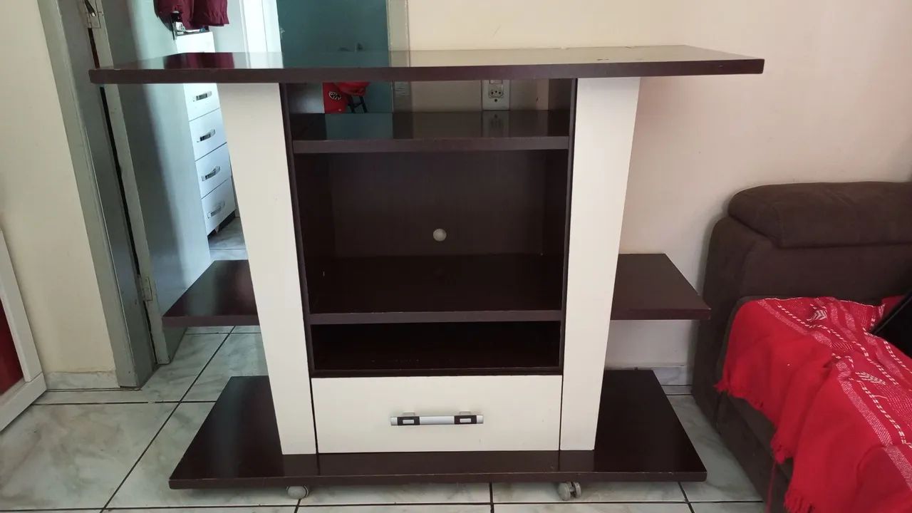 Rack madeira boa.