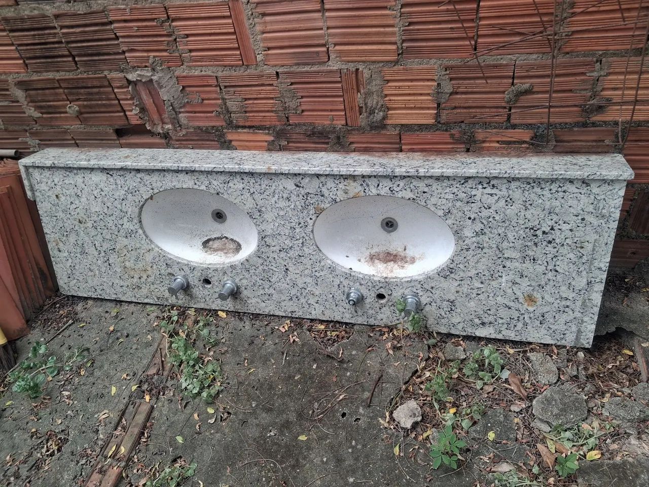 Pia dupla em granito