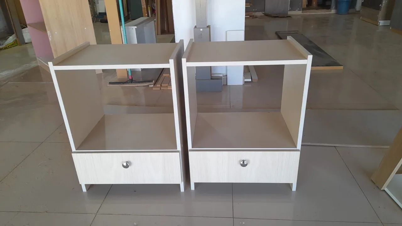 Mesa de cabeceira de cama