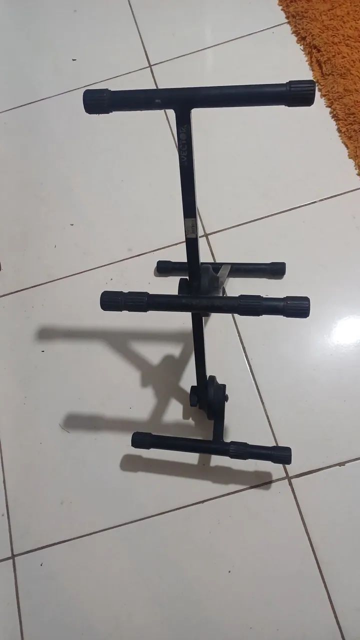 Vendo Suporte de Guitarra ou Baixo e Estante de Partitura musical .o - Foto 4