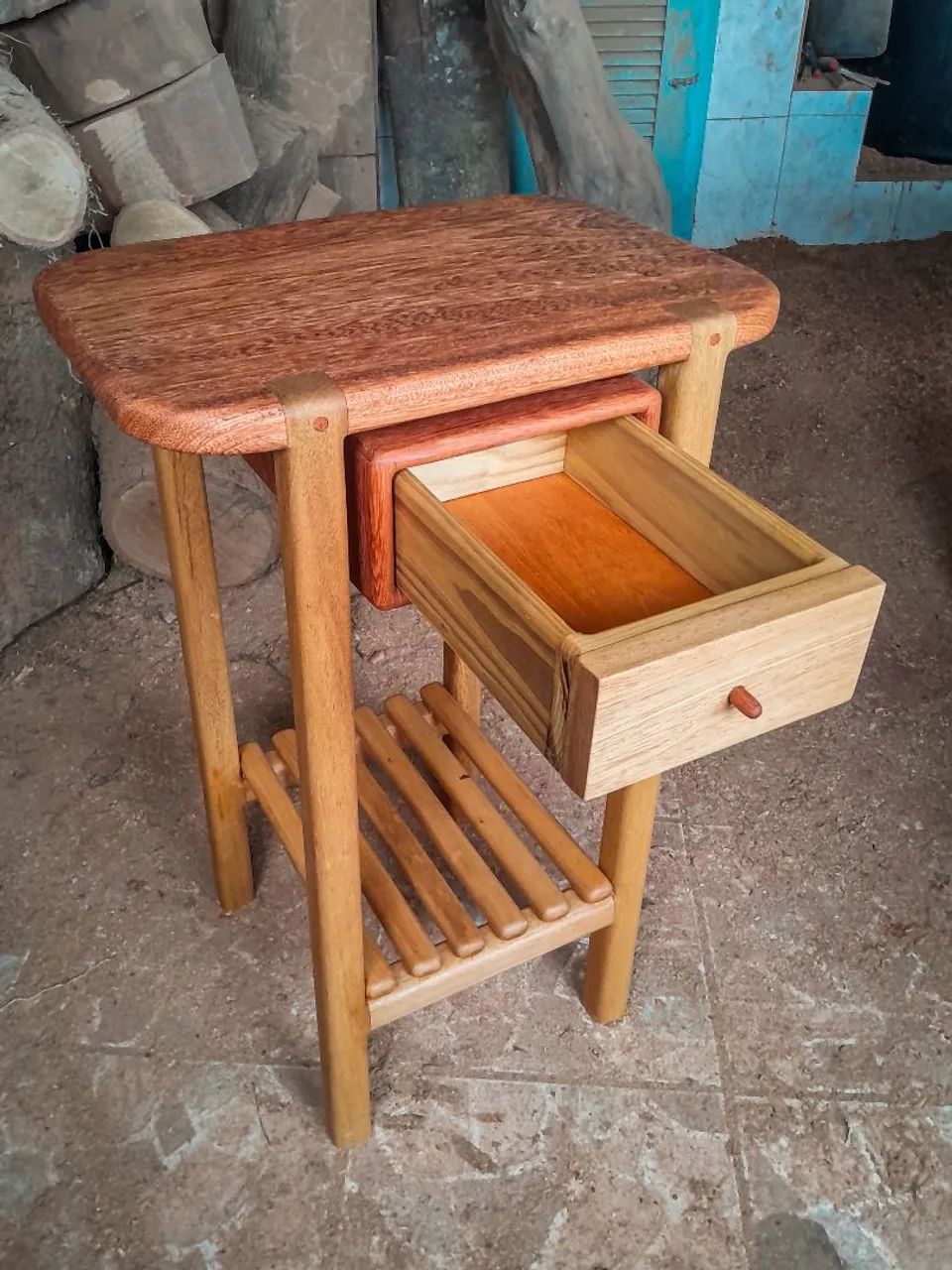 Mesinha de cabeceira - Foto 5