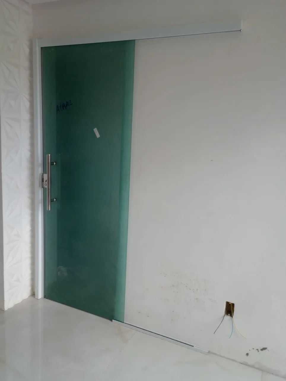  Serviços de :"Esquadria de alumínio e vidro" - Foto 5