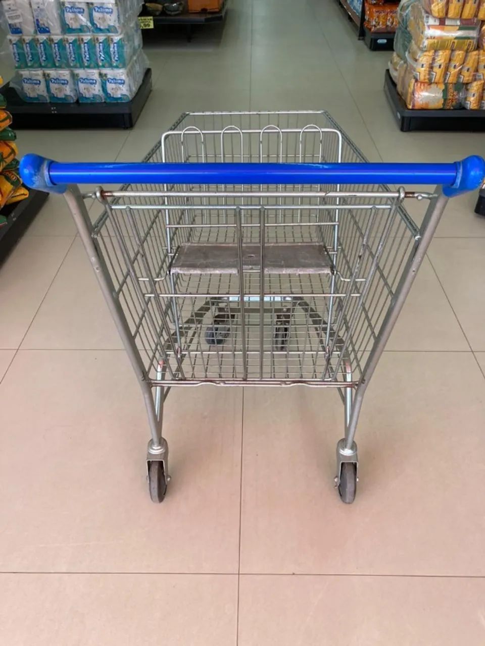 Carrinho de supermercado grande - Foto 2