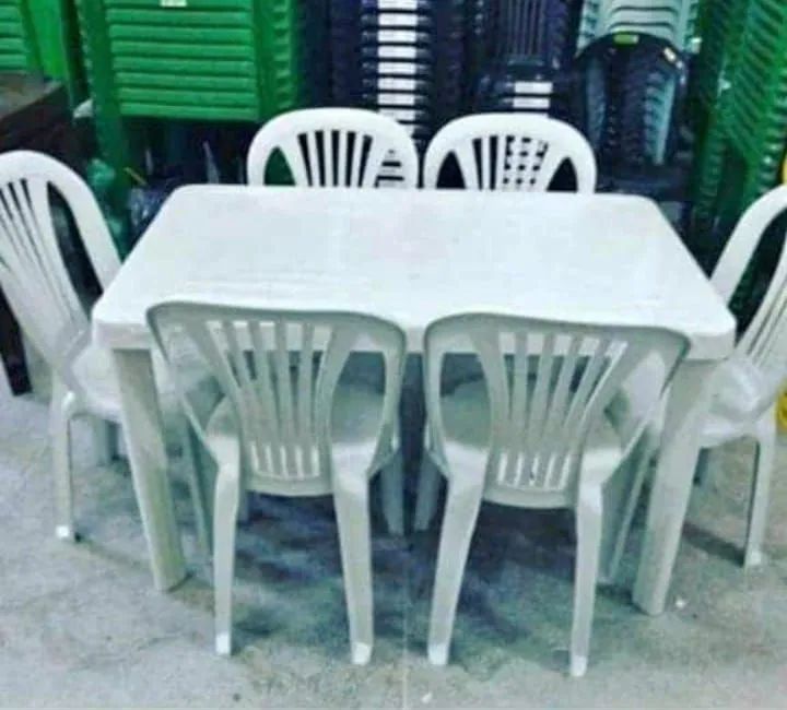 Conjunto de mesa plástica desmontavel 1 20 c80 - Foto 3