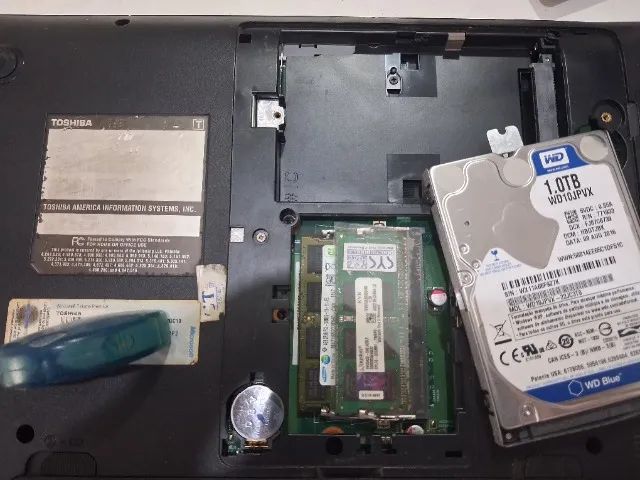 Notebook Toshiba com DEFEITO - Conserto ou Retirado de peças  - Foto 3