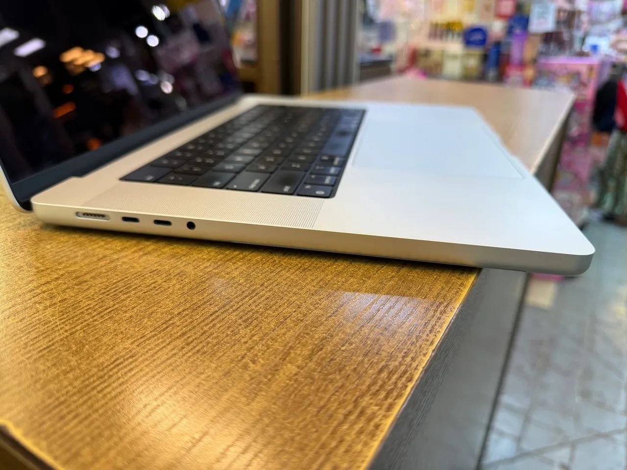 MacBook Pro M2 Max 16 Polegadas  - Foto 3