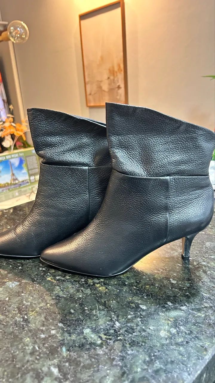 Vendo bota em couro legítimo da Capodarte 