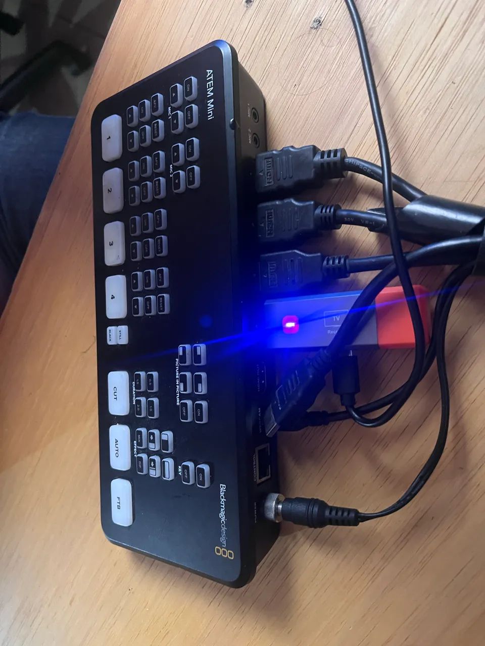 ATEM Mini Blackmagic Design | Mesa de Corte para Live e Podcast | - Foto 4
