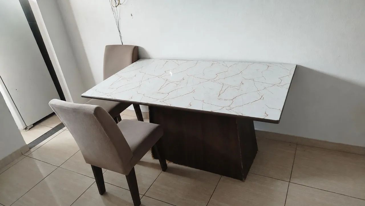 Mesa 5 cadeiras 