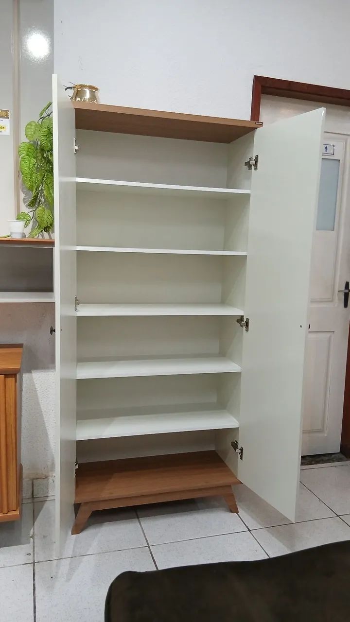 Sapateira espaçosa de MDF, portas com espelho e amortecedor  - Foto 2