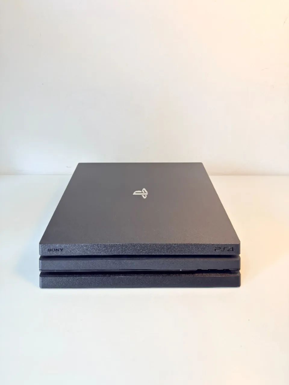PS4 PRO 1TB UR0331 - Foto 4
