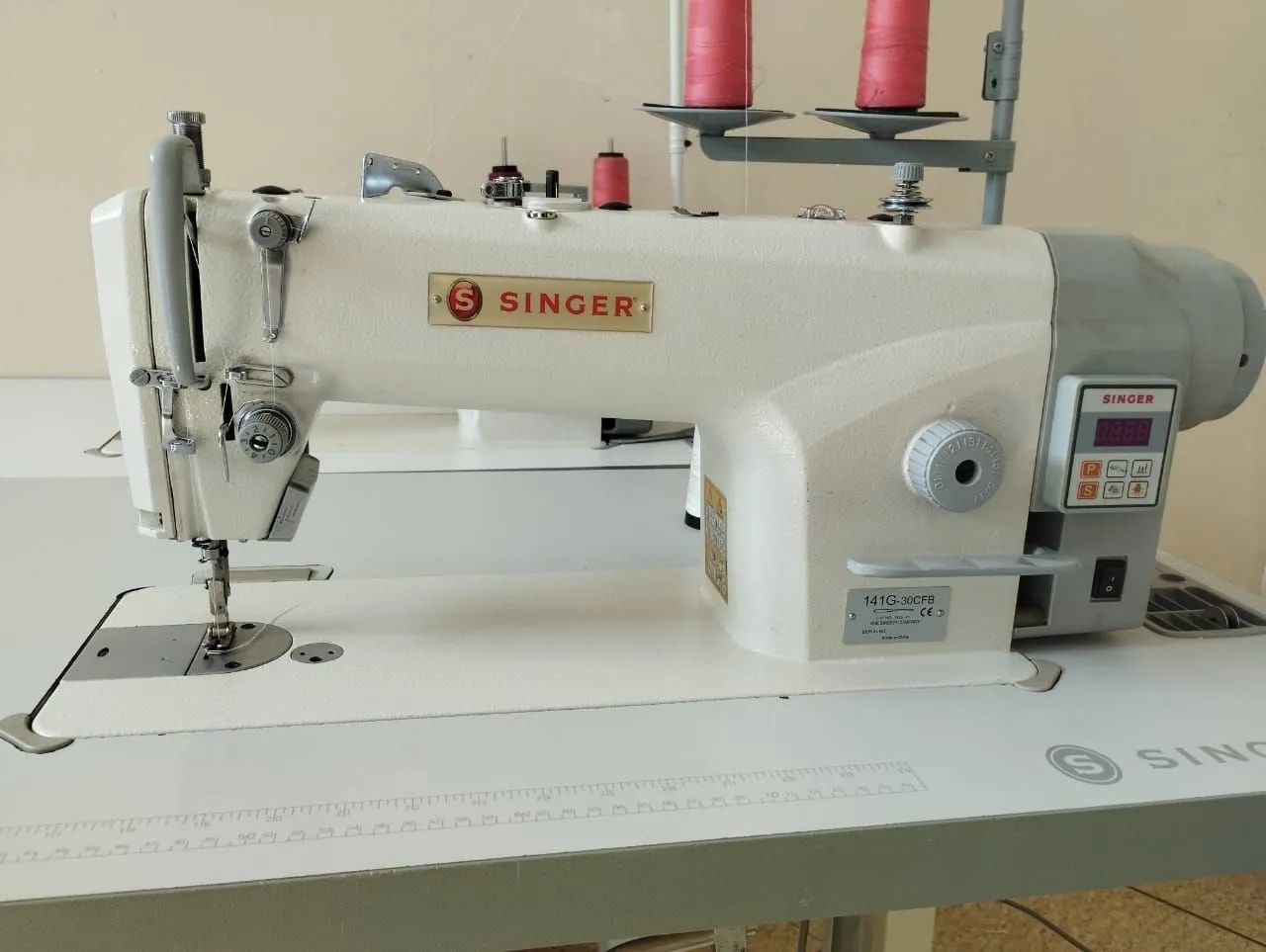 Máquina de costura industrial 