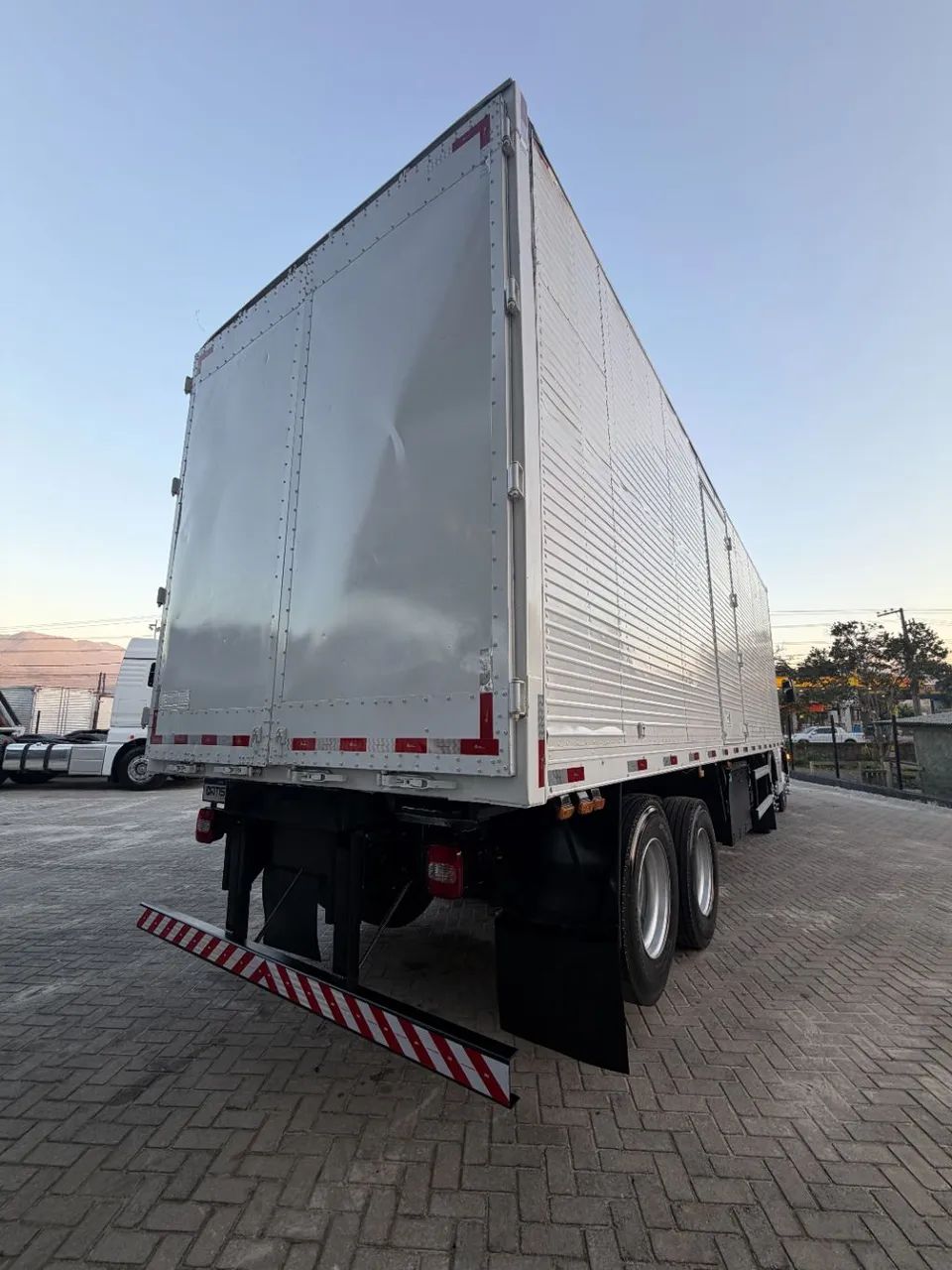 Vw 30-320 8x2 2023 - Chassi - Foto 4