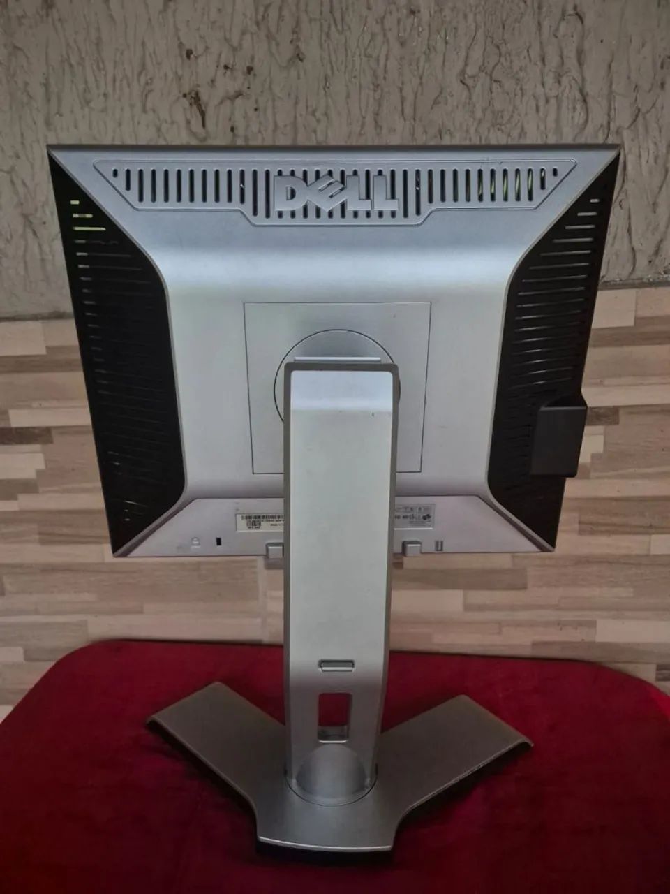 Monitor Dell  16 Polegadas  - Foto 5