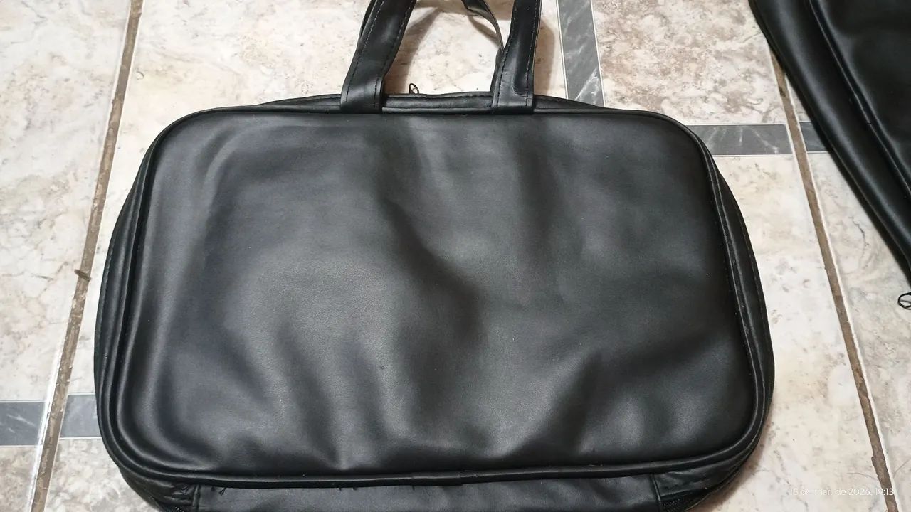 5 Bolsas  maleta expositora para 36 perfumes.