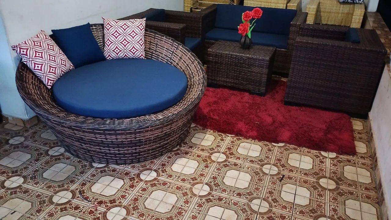 Conjunto de sofá e Chese de área externa  - Foto 5