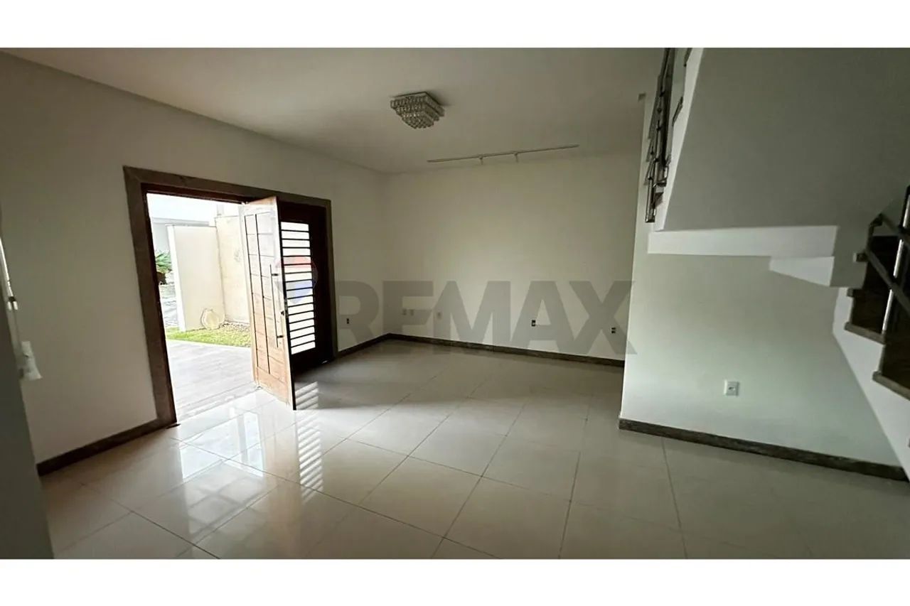 VENDO: Linda Casa, com 2 pavimentos, 4/4 (1 suíte com varanda) - Foto 5