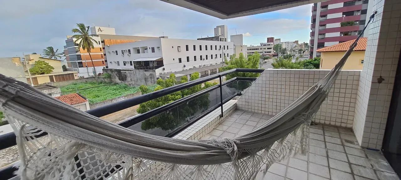 Apartamento Amplo Mobiliado próximo ao Mar em Intermares