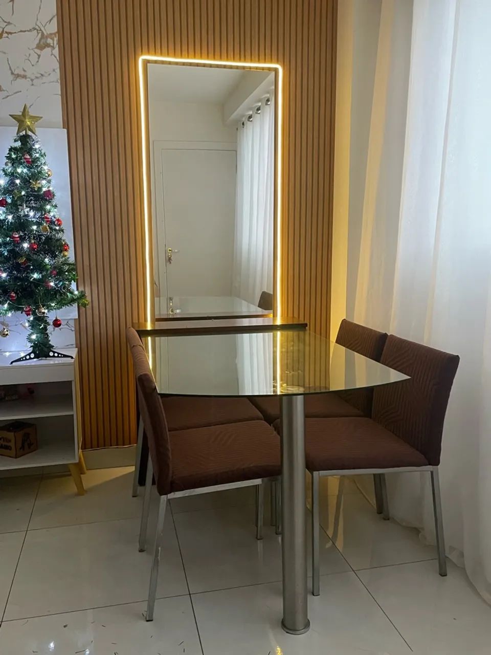 Mesa 4 cadeiras 