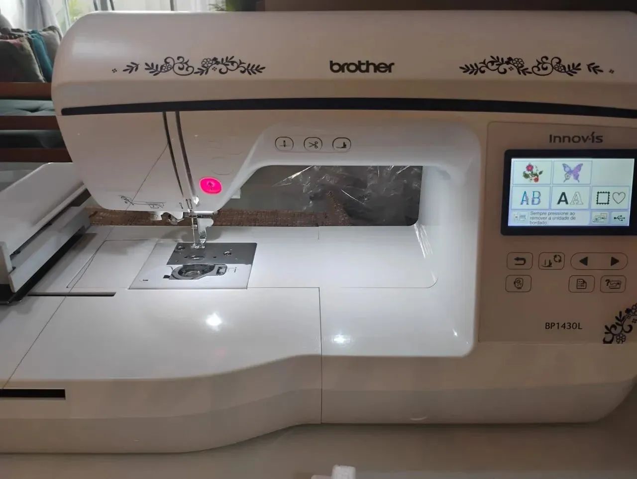 Vendo essa máquina de bordar nova - Foto 2