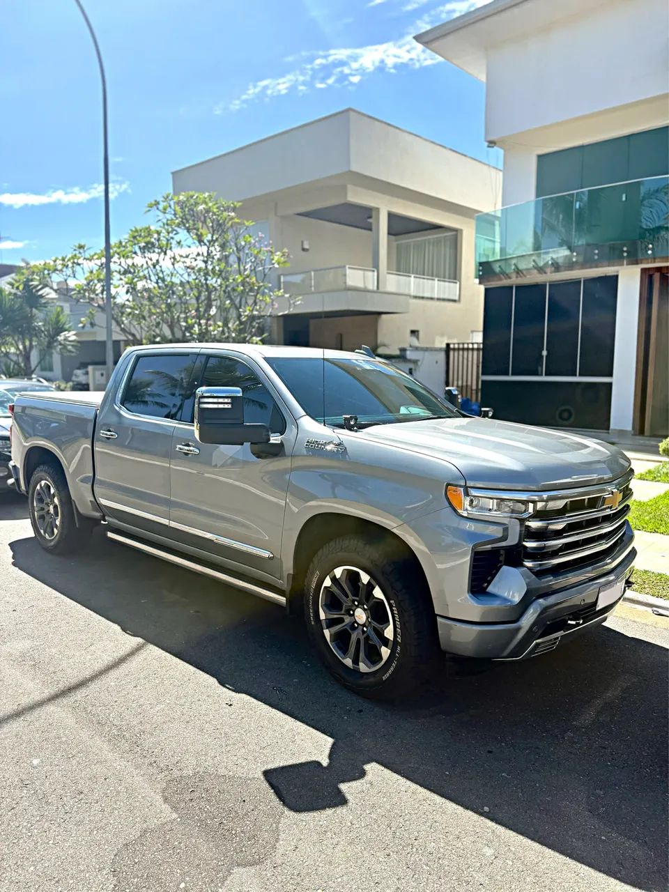 Chevrolet Silverado Silverado High Country 5.3 V8 AWD Aut. 2025