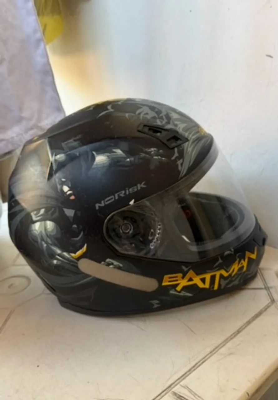 Capacete Norisk Batman 60 - Foto 2