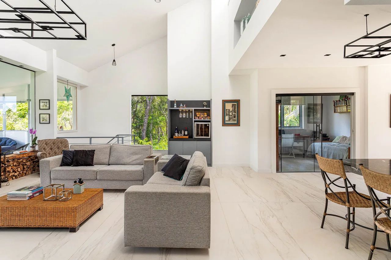 Casa com 5 quartos, em Itaipava, Petrópolis