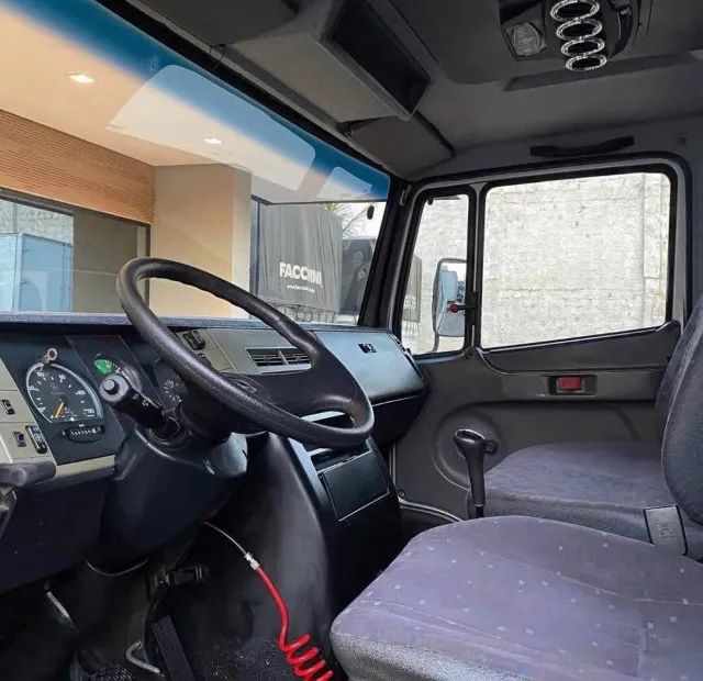 Caminhão Mercedes 710  - Foto 2