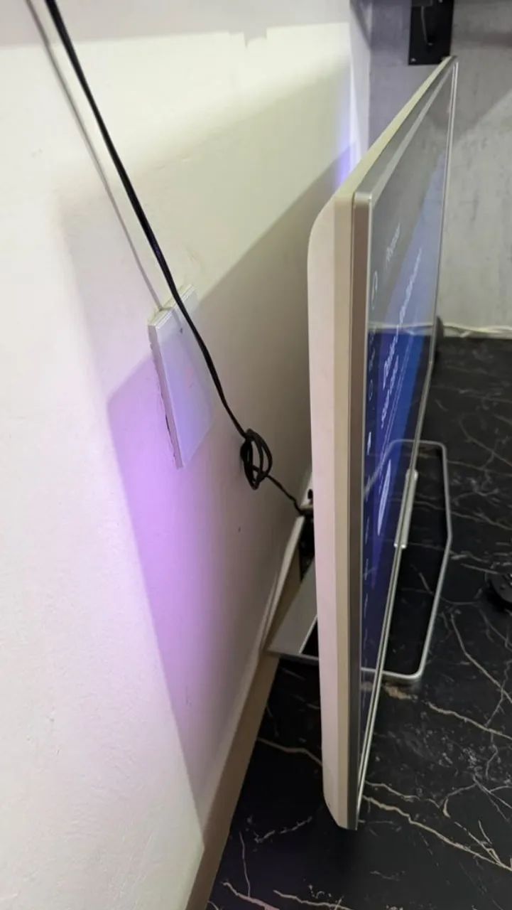 TV Philips 43" - Linda e Funcionando perfeitamente entrego  tenho outros móveis e tvs - Foto 3