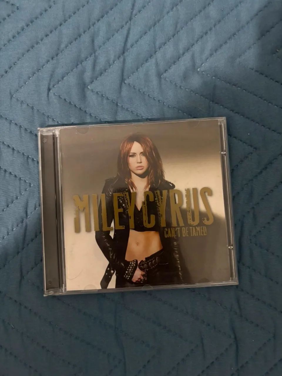 CD MILEY CYRUS - CANT BE TAMED 