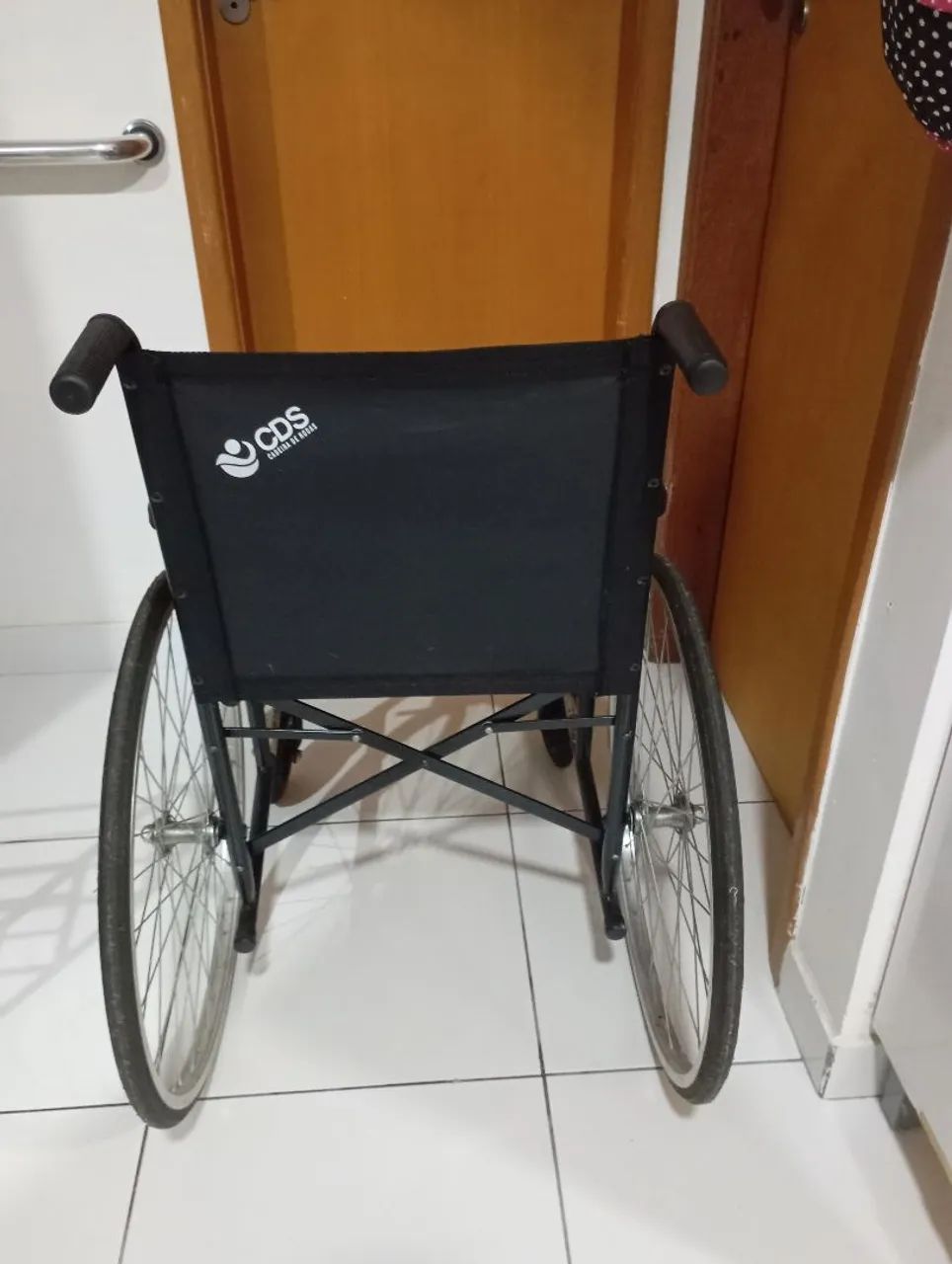 Cadeira de rodas  - Foto 3