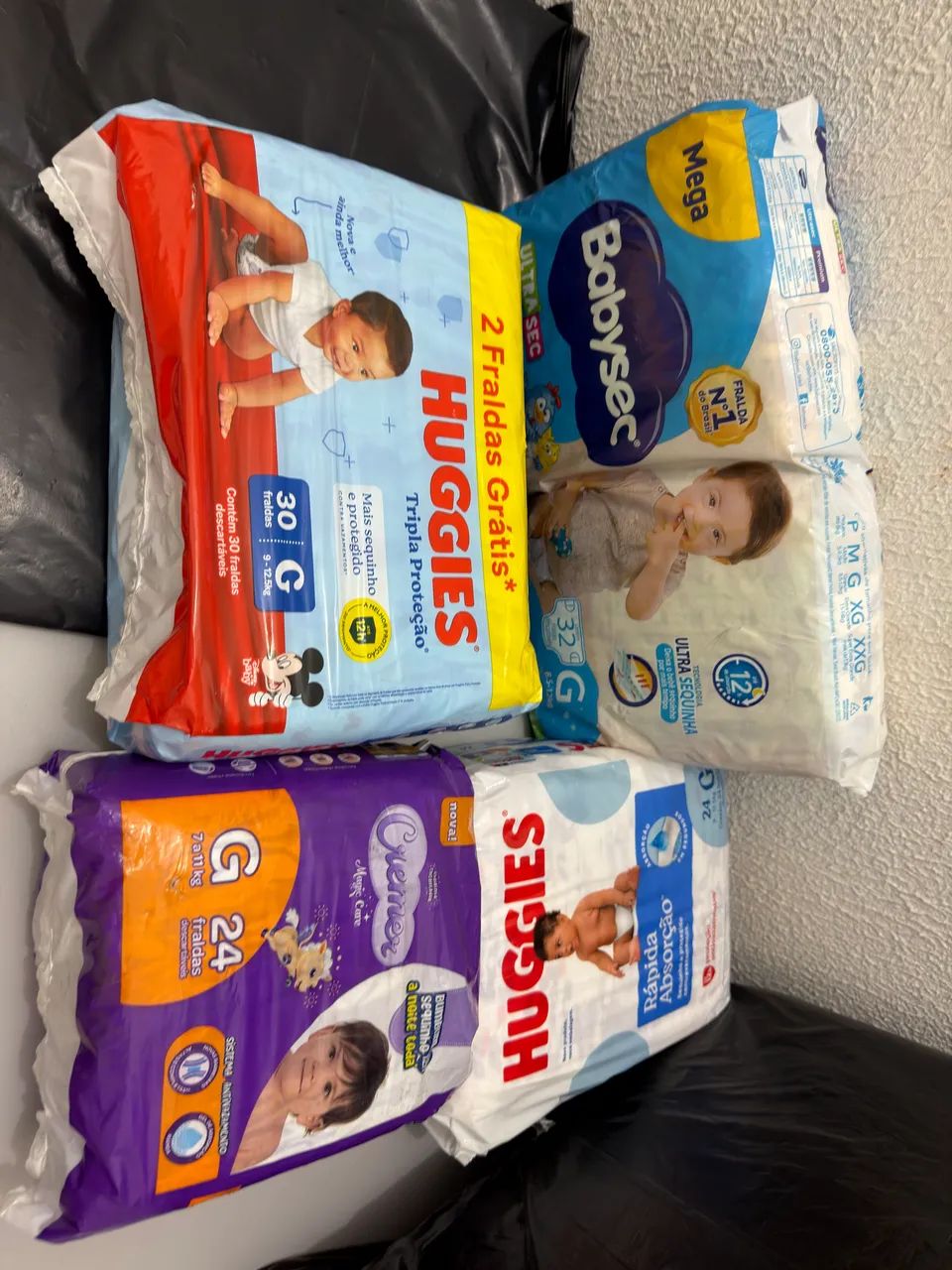 Fraldas diversas HUGGIES,  Cremer e Babysesc