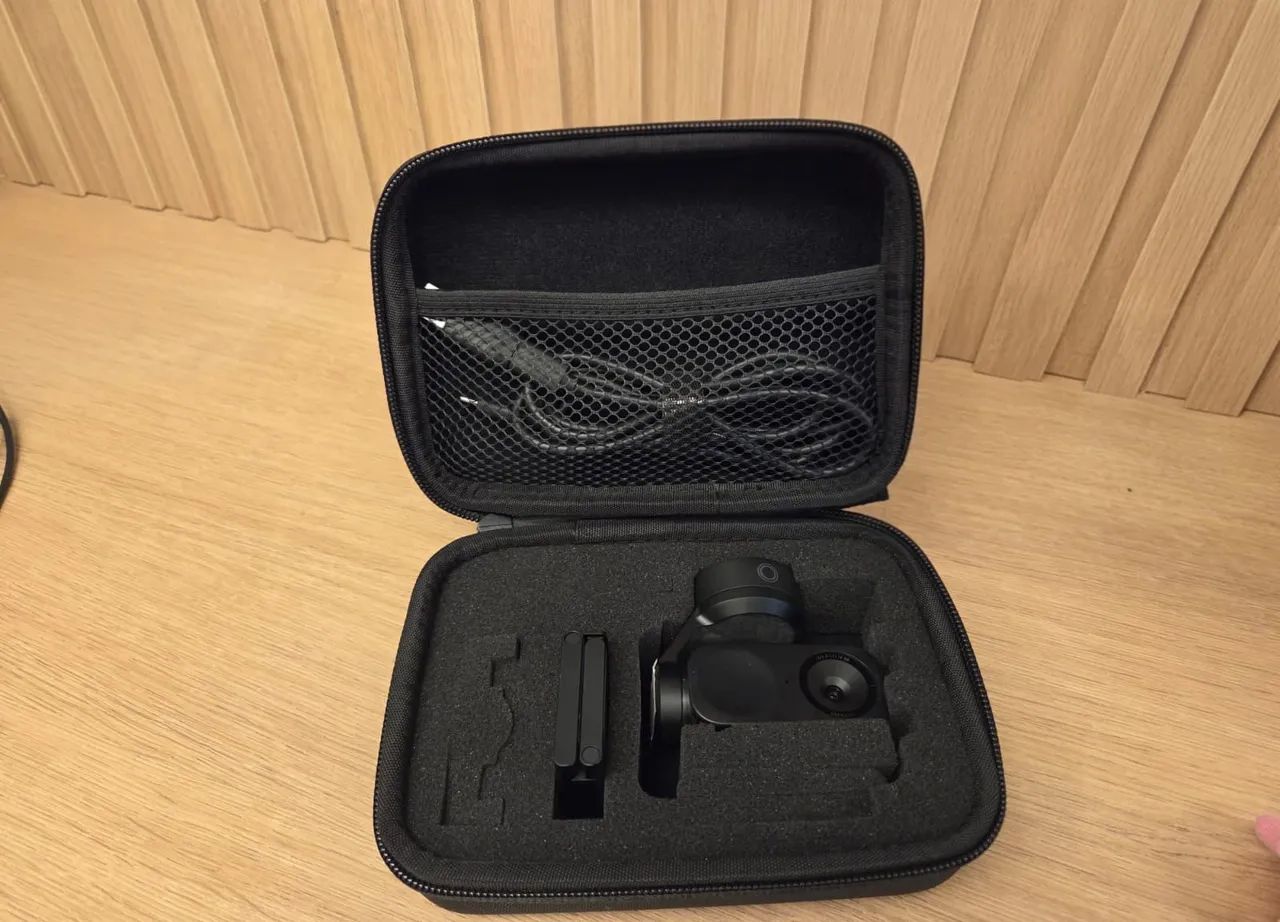 Câmera Insta360 link 2 PTZ + case  - Foto 3