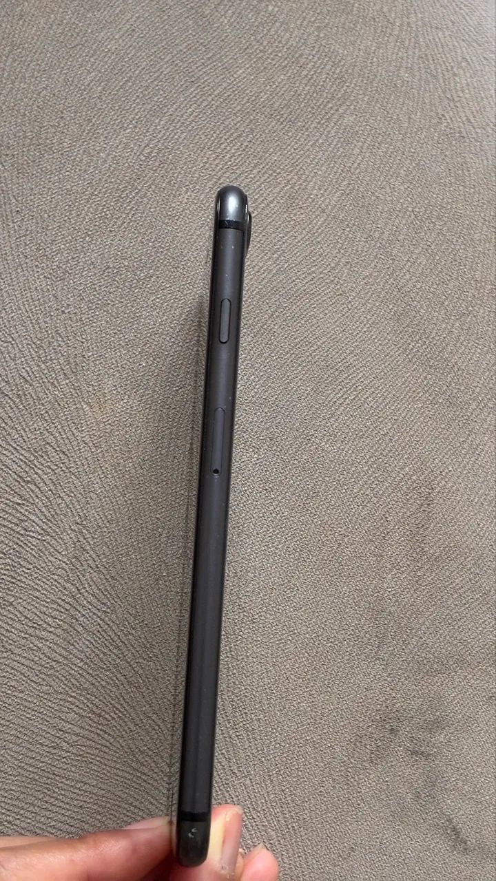 Vendo iPhone 8Plus com carregador  - Foto 3