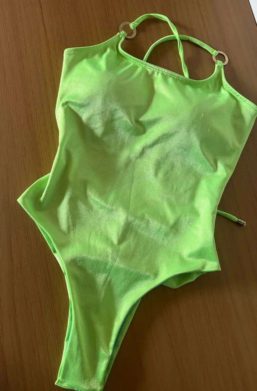 maiô verde neon 