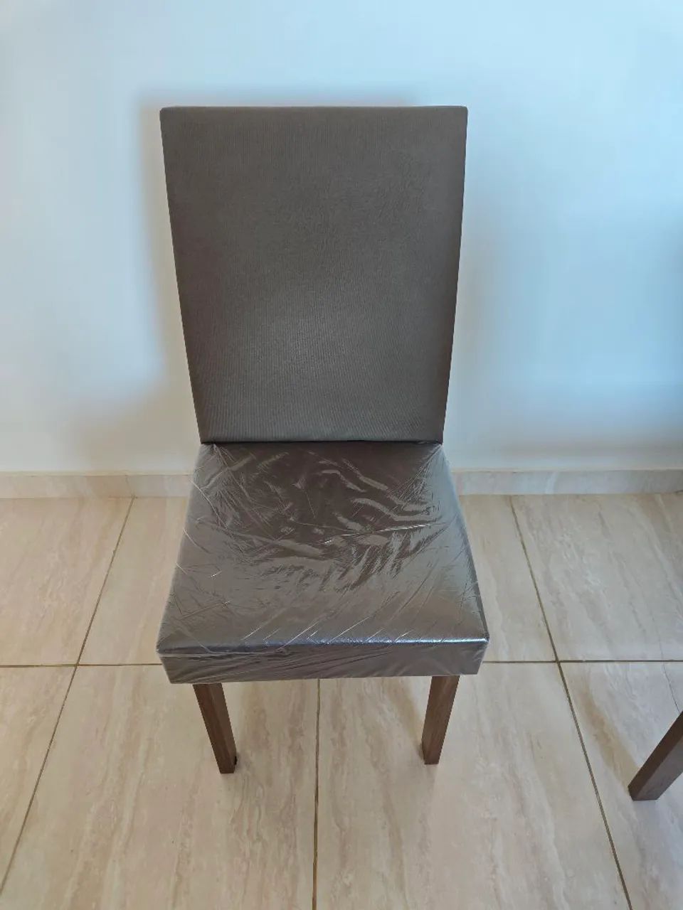 Vendo 4 Cadeiras de Jantar  - Foto 2