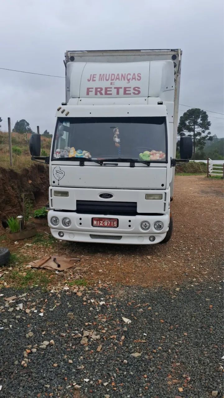 Cargo 815e pronto para trabalhar 
